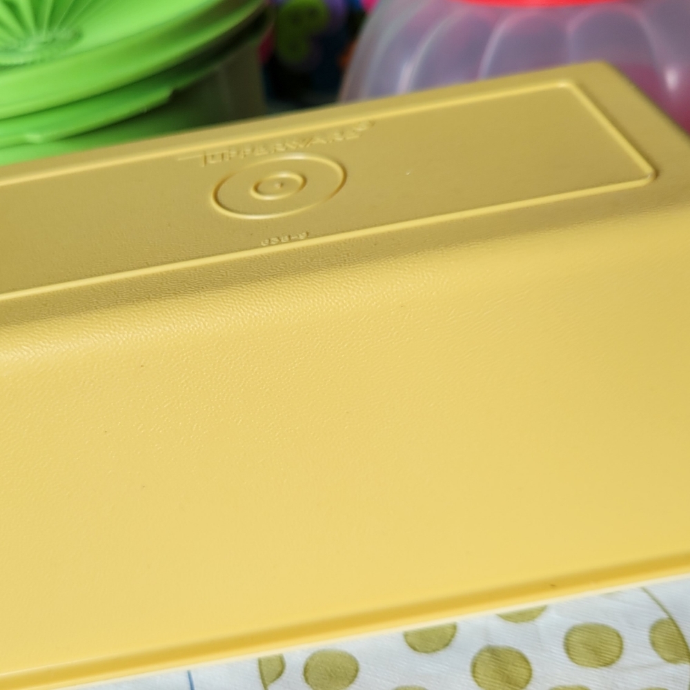VINTAGE TUPPERWARE BUNDLE - Picture 4 of 16